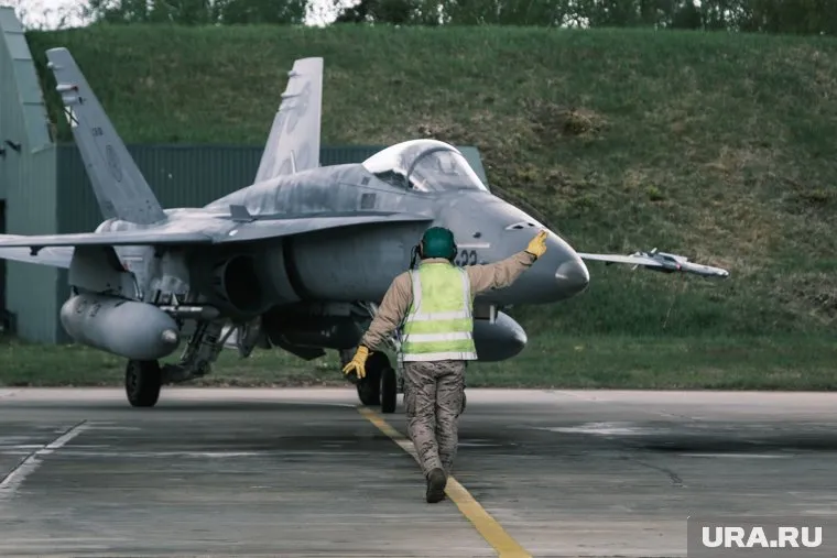 Финляндия, Украина и США проведут переговоры по передаче истребителей Киеву