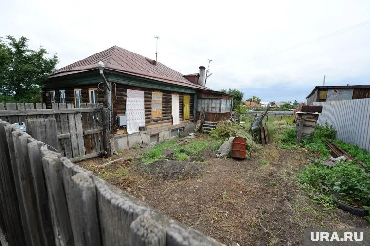 Женщина закопала тело сына на приусадебном участке