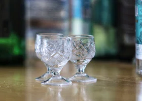 В Тюмень вернулись незаконные службы ночной доставки алкоголя 