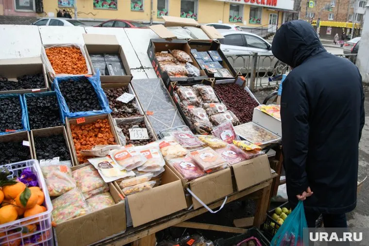 Надымчанин требует решения проблемы стихийной торговли