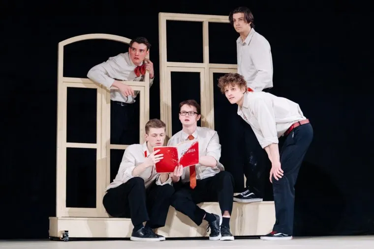 Студенты Школы-студии МХАТ выступили на сцене театра в Нижневартовске 