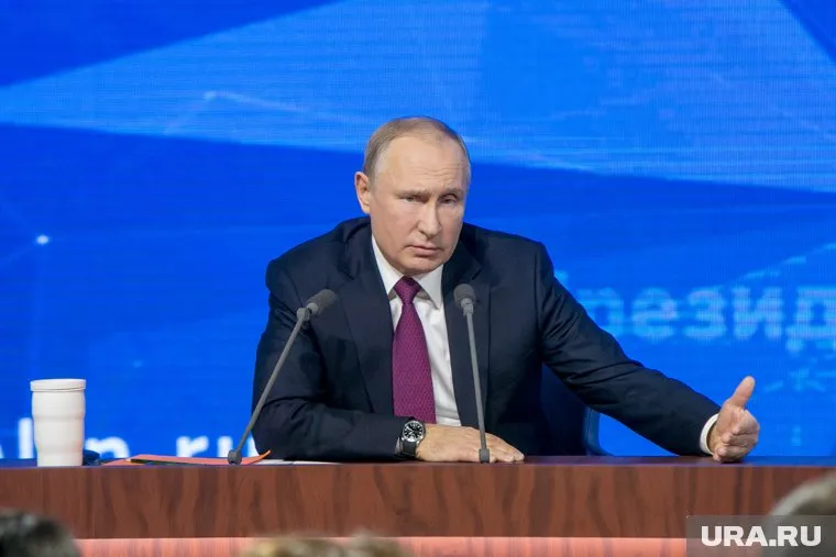 Владимир Путин отметил, что Сбербанк плохо откликается на такие просьбы россиян