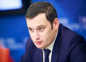 Хинштейн отчитал судью из Екатеринбурга, которая ведет дело мальчика с шапкой Z