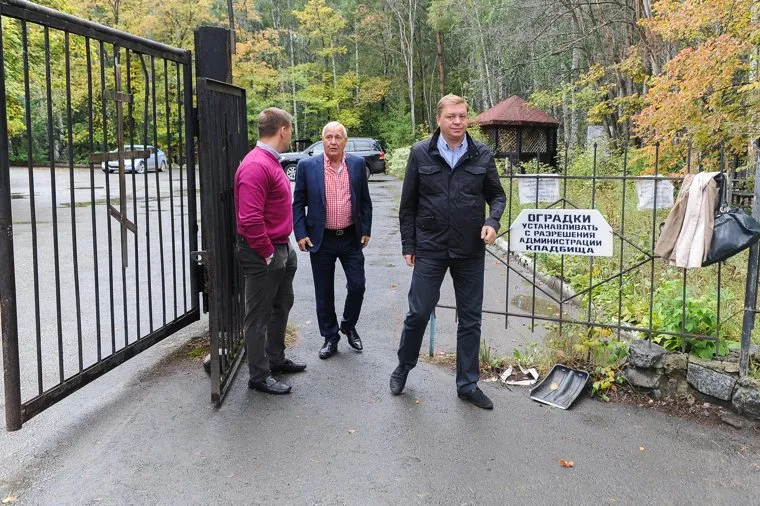 Кладбища Депутаты Челябинск, рыльских виталий, лапотышкин денис, холод дмитрий