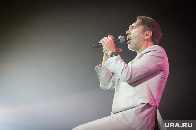 Сергей Шнуров посвятил стихотворение капитану сборной России по футболу Артему Дзюбе, угодившему в секс-скандал