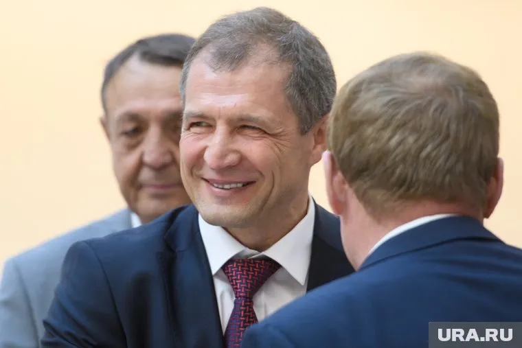 Свою подпись Володин выработал 30 лет назад