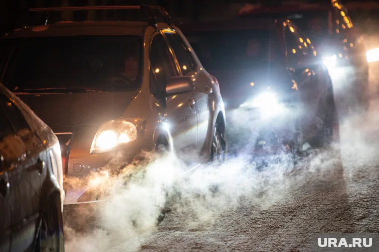 Из-за морозов некоторые тюменцы не смогли запустить двигатели своих машин