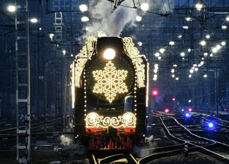 Поезд Деда Мороза уже увидели в Москве