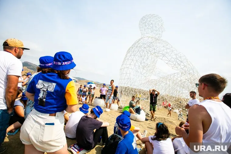 Несколько тысяч отдыхающих должны были выехать в ближайшие два-три дня