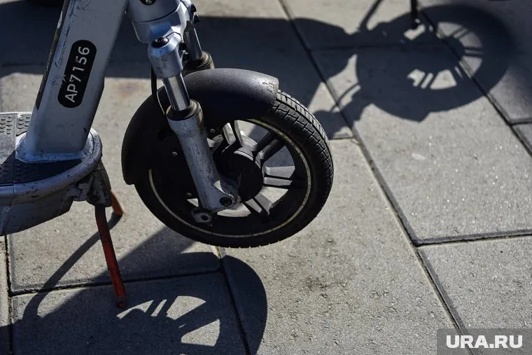 В ЯНАО автоинспекторы задержали пьяного водителя электросамоката