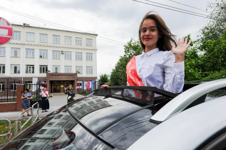 Последний звонок в гимназии 10. Челябинск