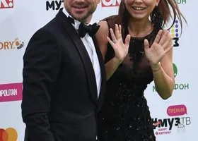 Rus pornosi: Ota va qizi jinsiy aloqada Tajribasiz odamlar uchun seks videolar